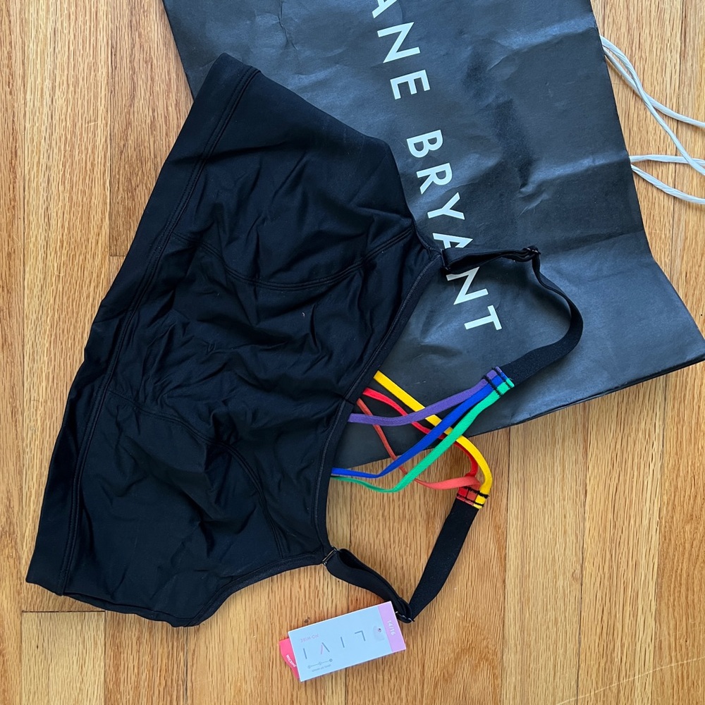 Lane Bryant Livi Pride Month Rainbow Sports Bra 14/16